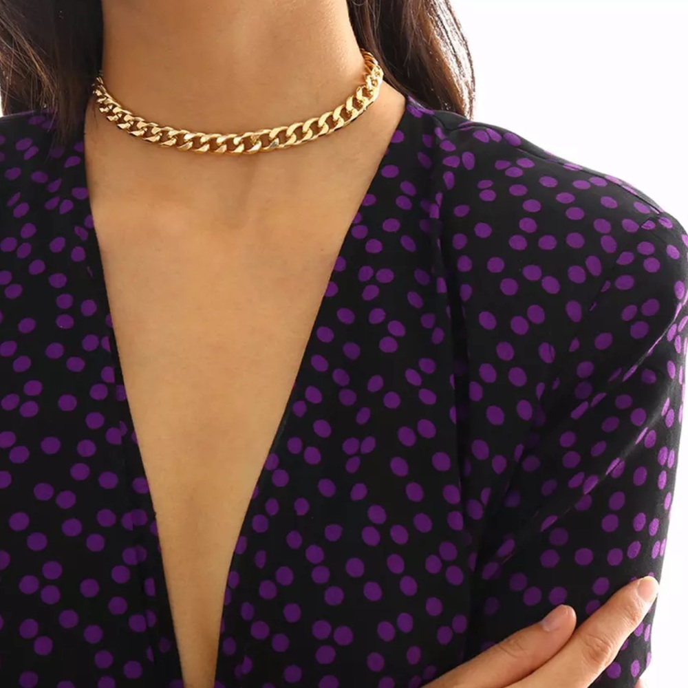 Gold Chunky Chain Choker - Picture 2 of 6